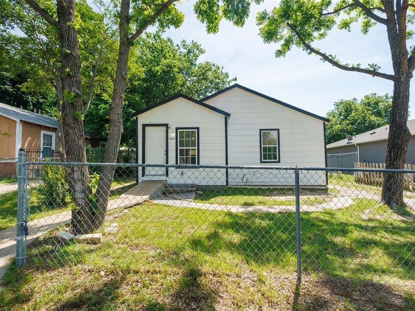 1809  Birdell Street , Fort Worth Texas 76105