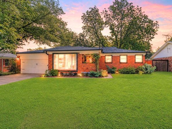 1217  Park Center Street , Benbrook Texas 76126