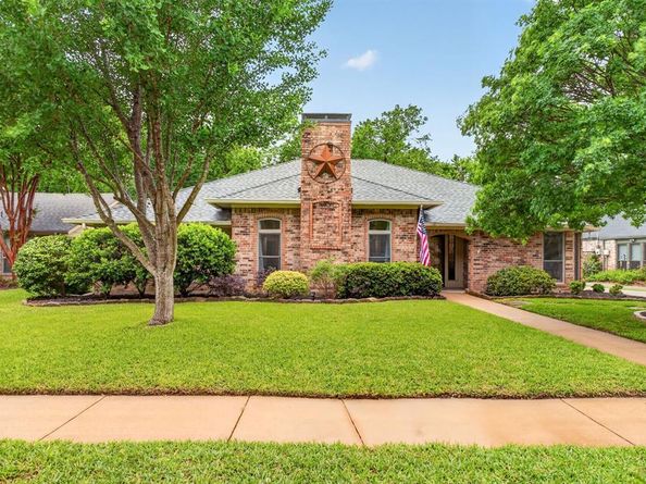 2932 S Creekwood Drive , Grapevine Texas 76051