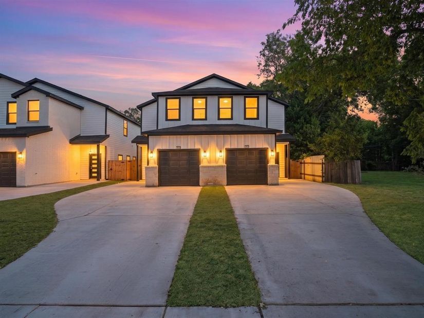 824 & 826  Stamps Avenue , Fort Worth Texas 76114