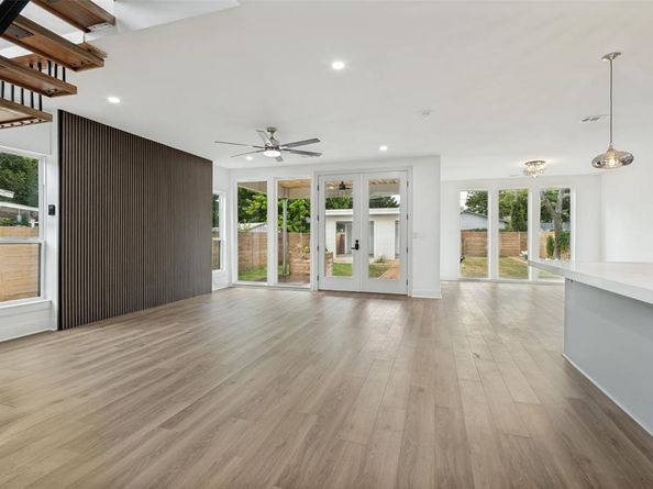 514 S Marlborough Avenue , Dallas Texas 75208