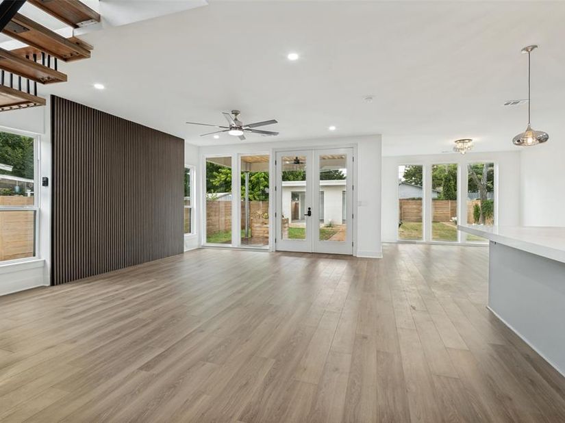 514 S Marlborough Avenue , Dallas Texas 75208