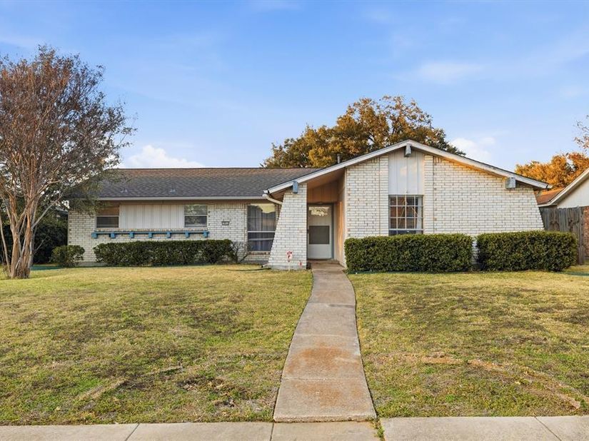 1913  Mission Drive , Garland Texas 75042