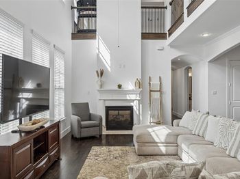 1022  Shadyside Lane 