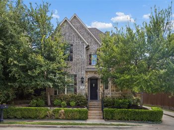 1022  Shadyside Lane 