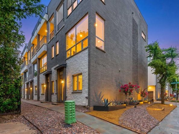 734  Cannen John Lane , Dallas Texas 75204