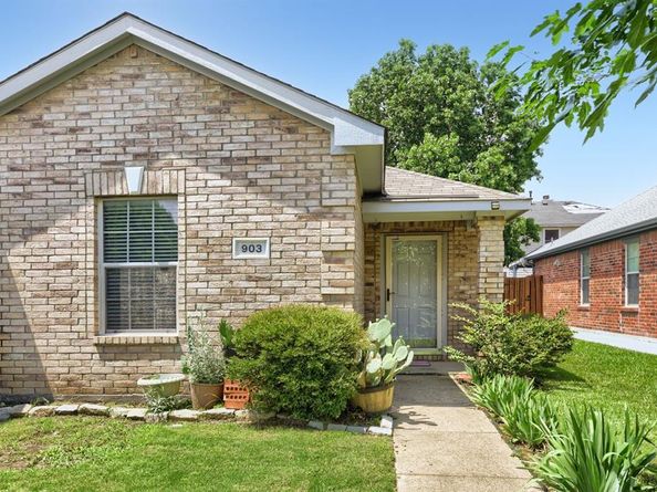 903  Hems Lane , Arlington Texas 76001