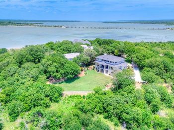 1132  Mallard Pointe Drive 