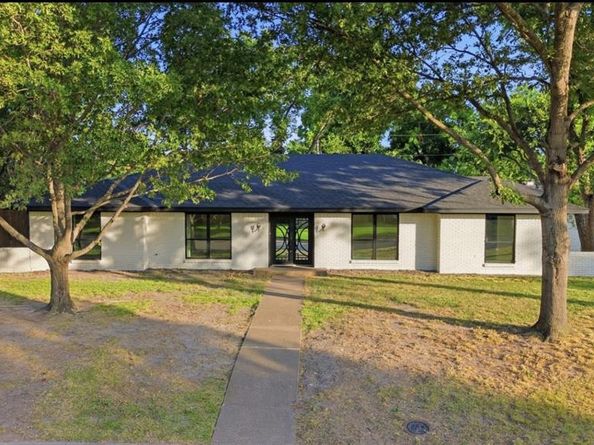 729  Surrey Circle , Grand Prairie Texas 75050