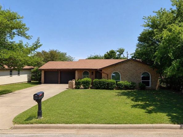 529  Georgetown Drive , Everman Texas 76140