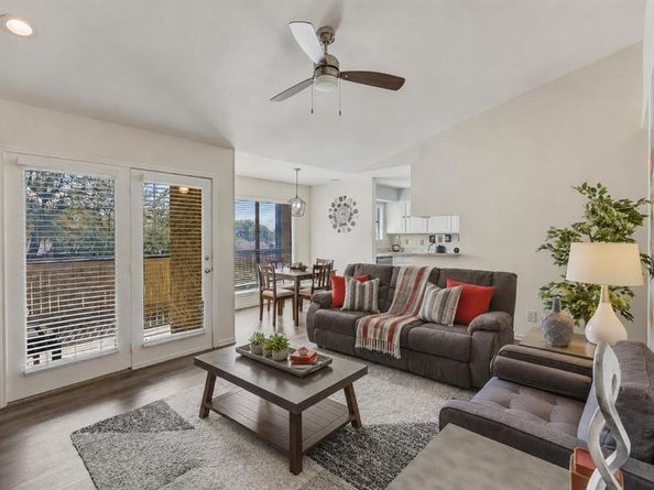1900  Cloisters Drive  322, Arlington Texas 76011