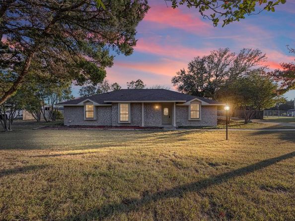 340  Windy Meadow Drive , Cedar Hill Texas 75104