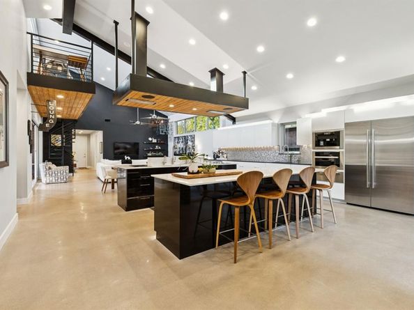 7515  Linwood Avenue , Dallas Texas 75209