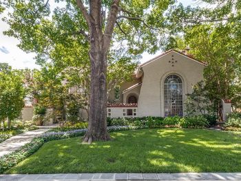 7026  Lakewood Boulevard 