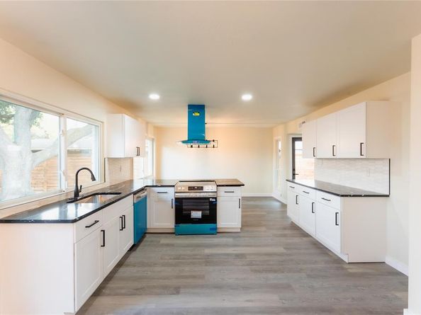 2134  Courtland Circle , Carrollton Texas 75007