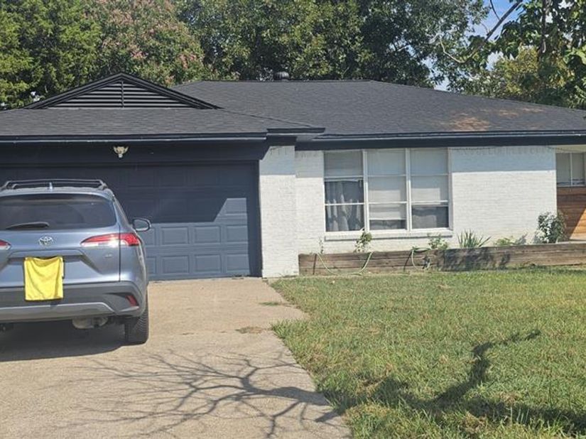 1826 N Jim Miller Road , Dallas Texas 75217