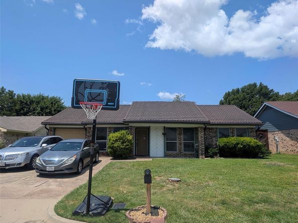 5314  Umbrella Pine Court , Arlington Texas 76018