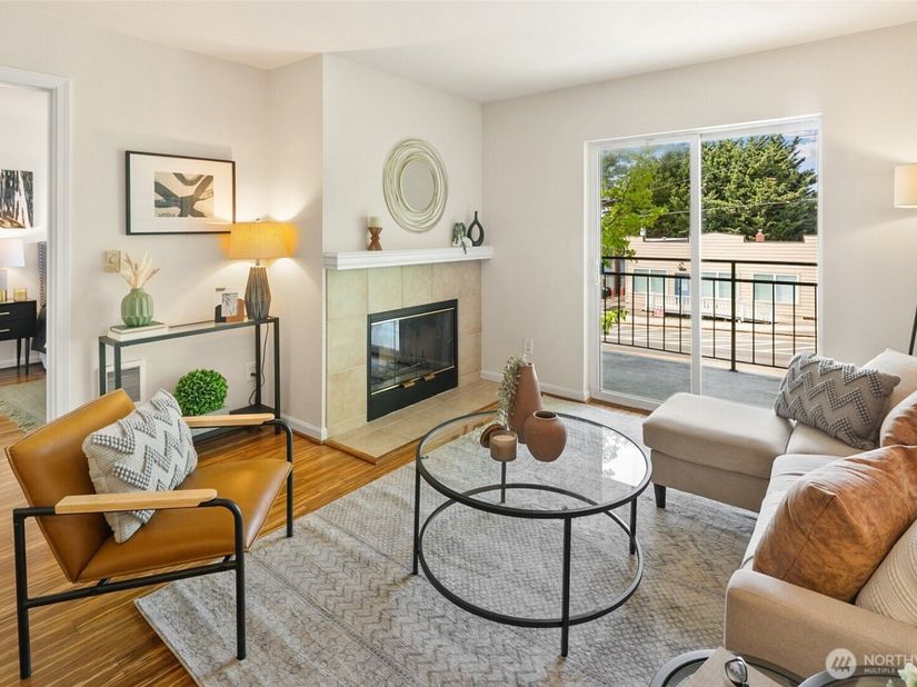 9750 Greenwood Avenue N 203, Seattle WA 98103