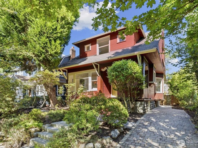 5246 12th Avenue NE, Seattle WA 98105