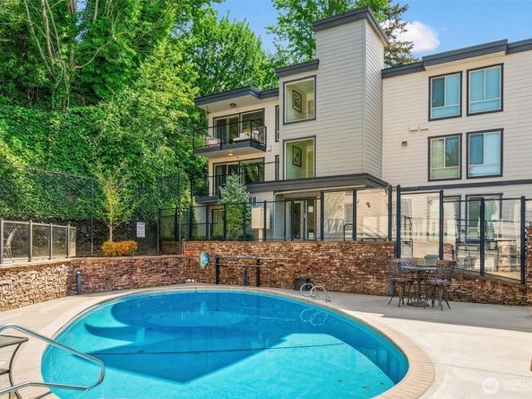 3212 81st Place SE C301, Mercer Island WA 98040