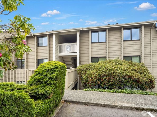 1319 S Puget Drive D34, Renton WA 98055