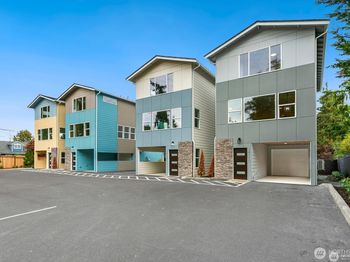 12111 E Gibson