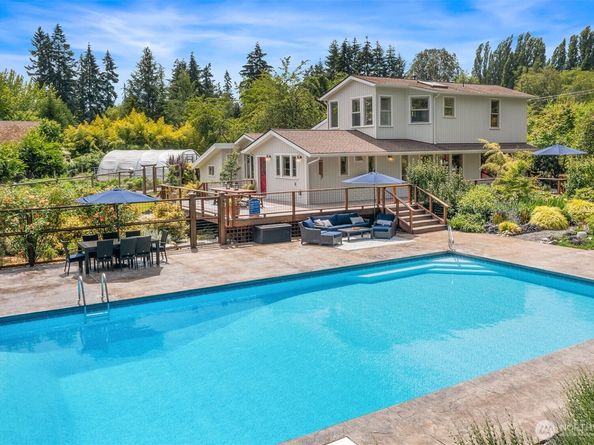 17424 107th Avenue SW, Vashon WA 98070