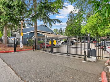 215 100th Street SW