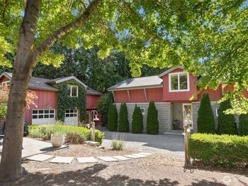 6575 NE Honeysuckle Lane