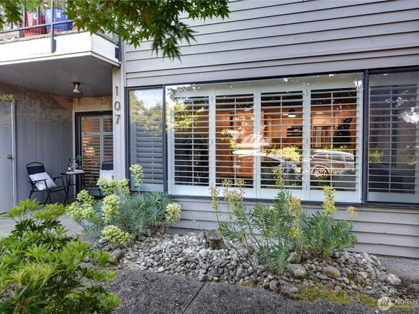 3661 24th Place W 107, Seattle WA 98199