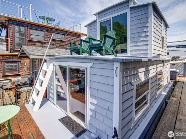 2143 N Northlake Way 11, Seattle WA 98103