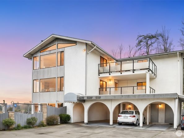 3113 W Harley Street 3115, Seattle WA 98199