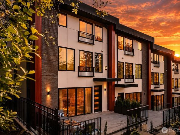 282 118th Avenue SE, Bellevue WA 98005