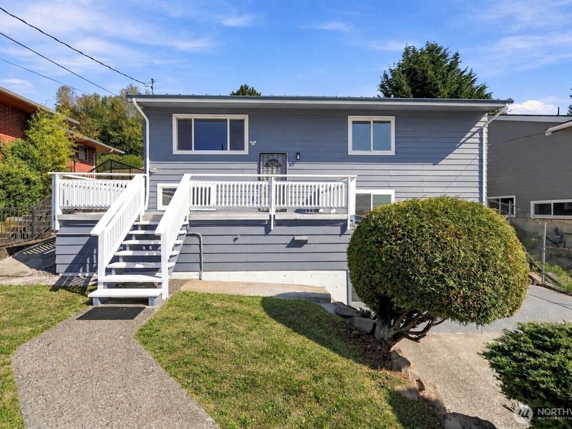 5922 23rd Avenue S, Seattle WA 98108