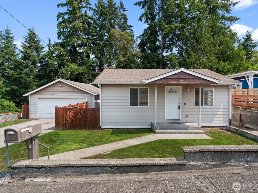610 Bertha Avenue, Bremerton WA 98312
