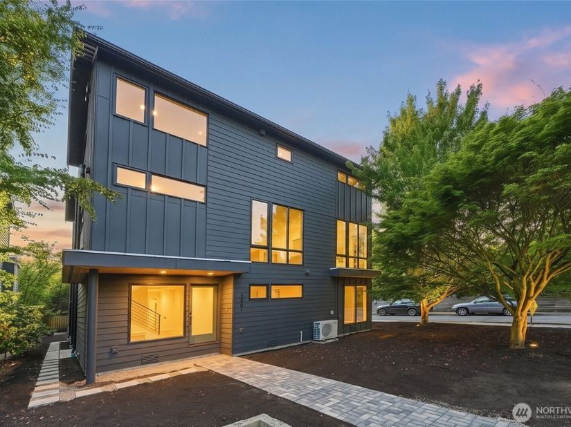 5301 49th Avenue SW, Seattle WA 98136