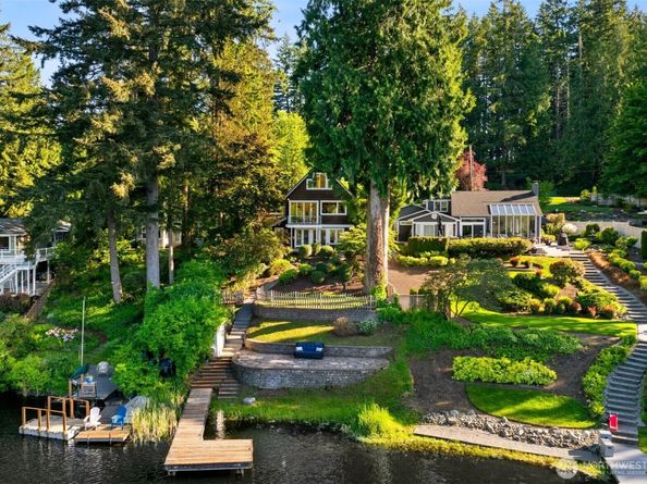 2057 E Beaver Lake Drive SE, Sammamish WA 98075