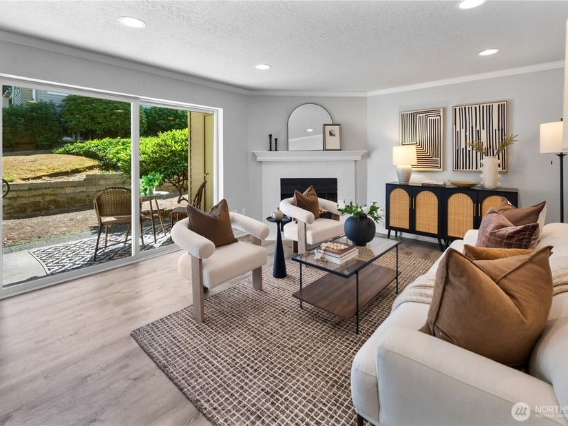 12020 100th Avenue NE M103, Kirkland WA 98034