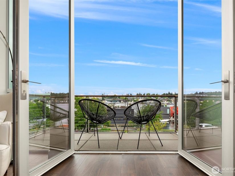 2834 Fairview Avenue E, Seattle WA 98102
