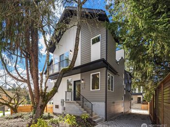 10829 11th Avenue NE