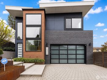10315 NE 65th Wy
