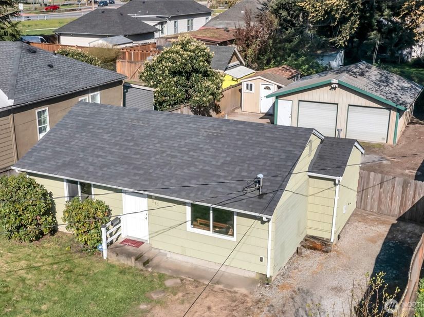 516 6th Ave S, Kent WA 98032