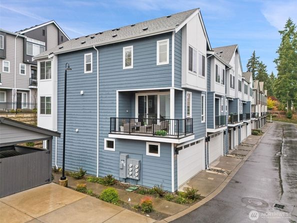 18829 67th Drive NE 6, Kenmore WA 98028