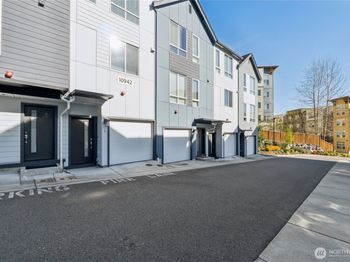 10942 NE 189th Place