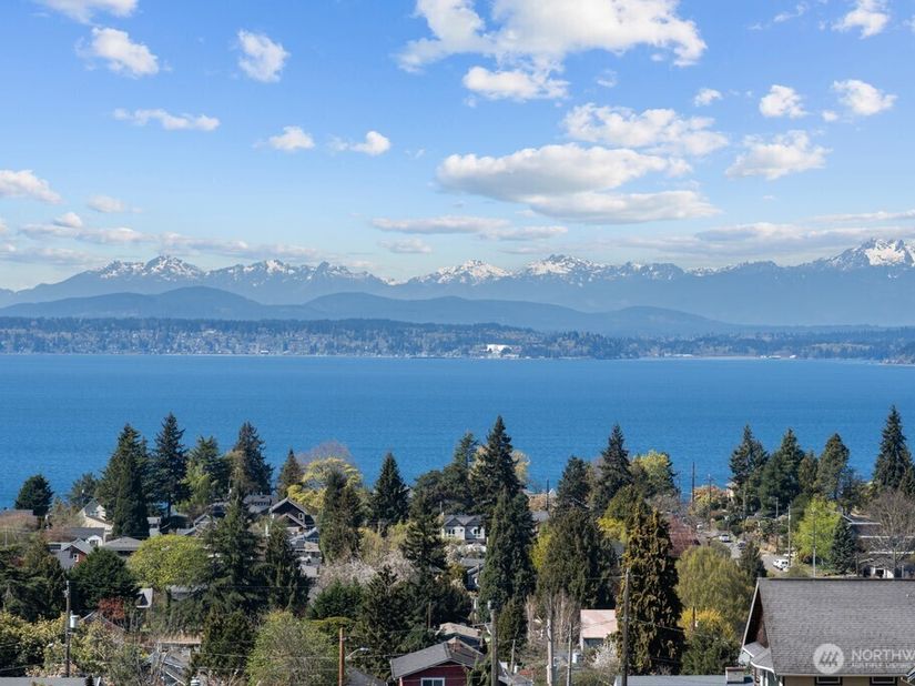 5025 California Avenue SW 402, Seattle WA 98136
