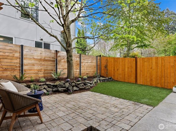1548 NW 58th Street B, Seattle WA 98107