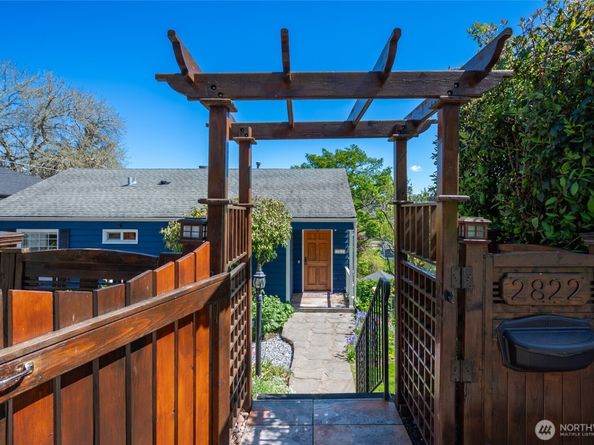 2822 23rd Avenue W, Seattle WA 98199