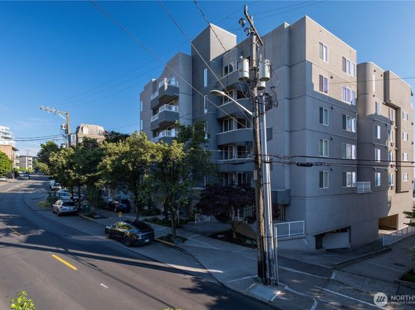 601 W Mercer Place 304, Seattle WA 98119
