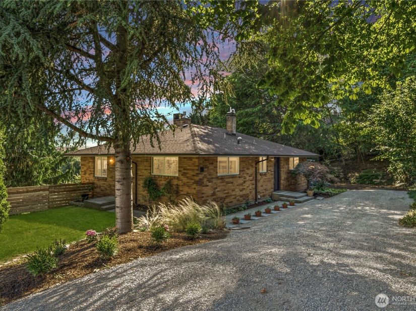 629 SW 3rd Place, Renton WA 98057