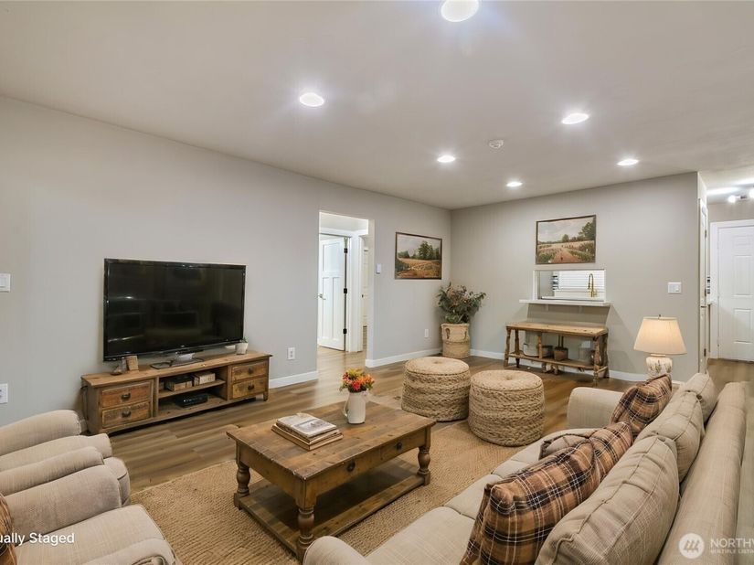 4805 180th Street SW F102, Lynnwood WA 98037